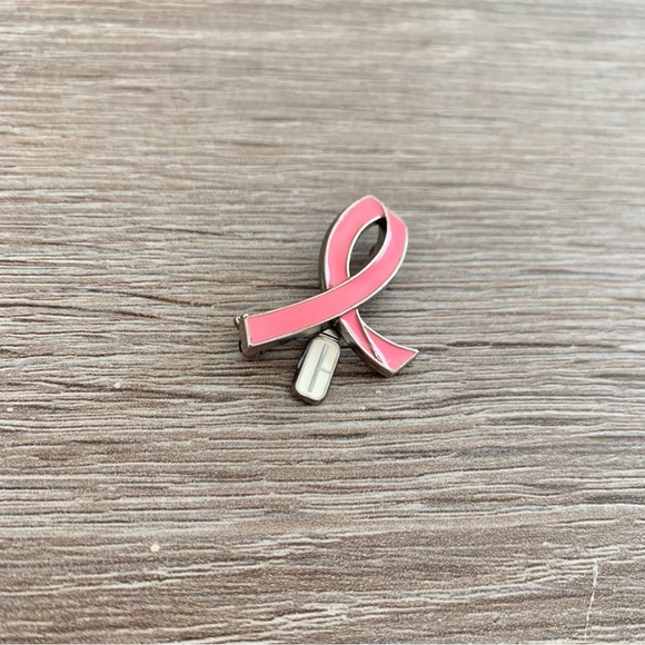 Clinique x Breast Cancer Dangle Enamel Pin - Picture 1 of 2